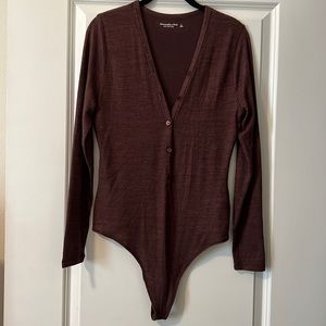 Abercrombie & Fitch Long Sleeve V-Neck Bodysuit in Dark Burgundy